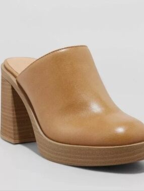 NWOT Universal Thread "Tess" Tan Leather Platform Mule Heels Size 8-Box Included